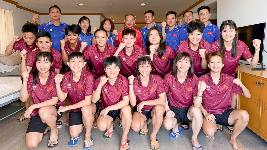 Động viên đội tuyển futsal nữ Việt Nam