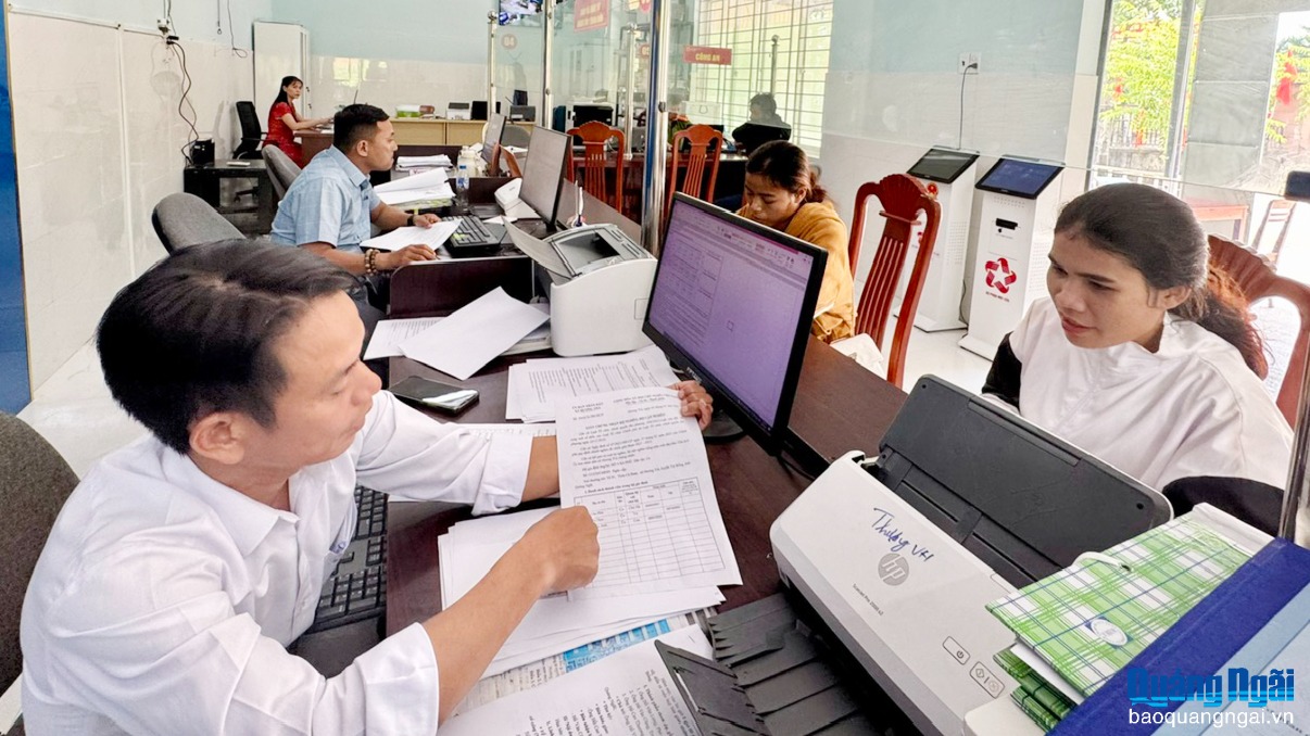 Lấy người dân làm trung tâm phục vụ