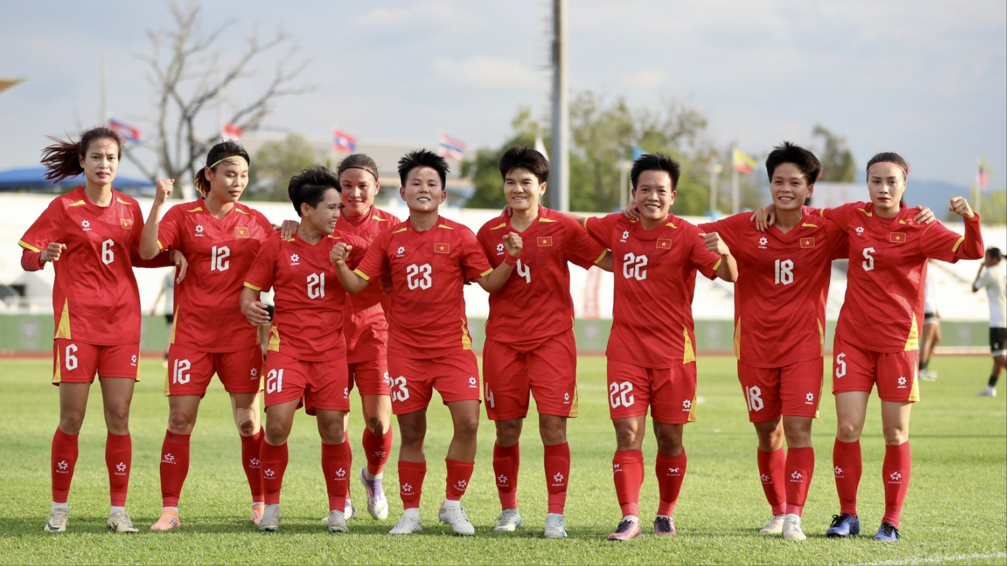 Huấn luyện viên Mai Đức Chung cảm ơn các học trò và người hâm mộ