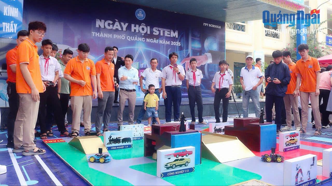 Gần 5.000 học sinh tham gia Ngày hội STEM TP.Quảng Ngãi