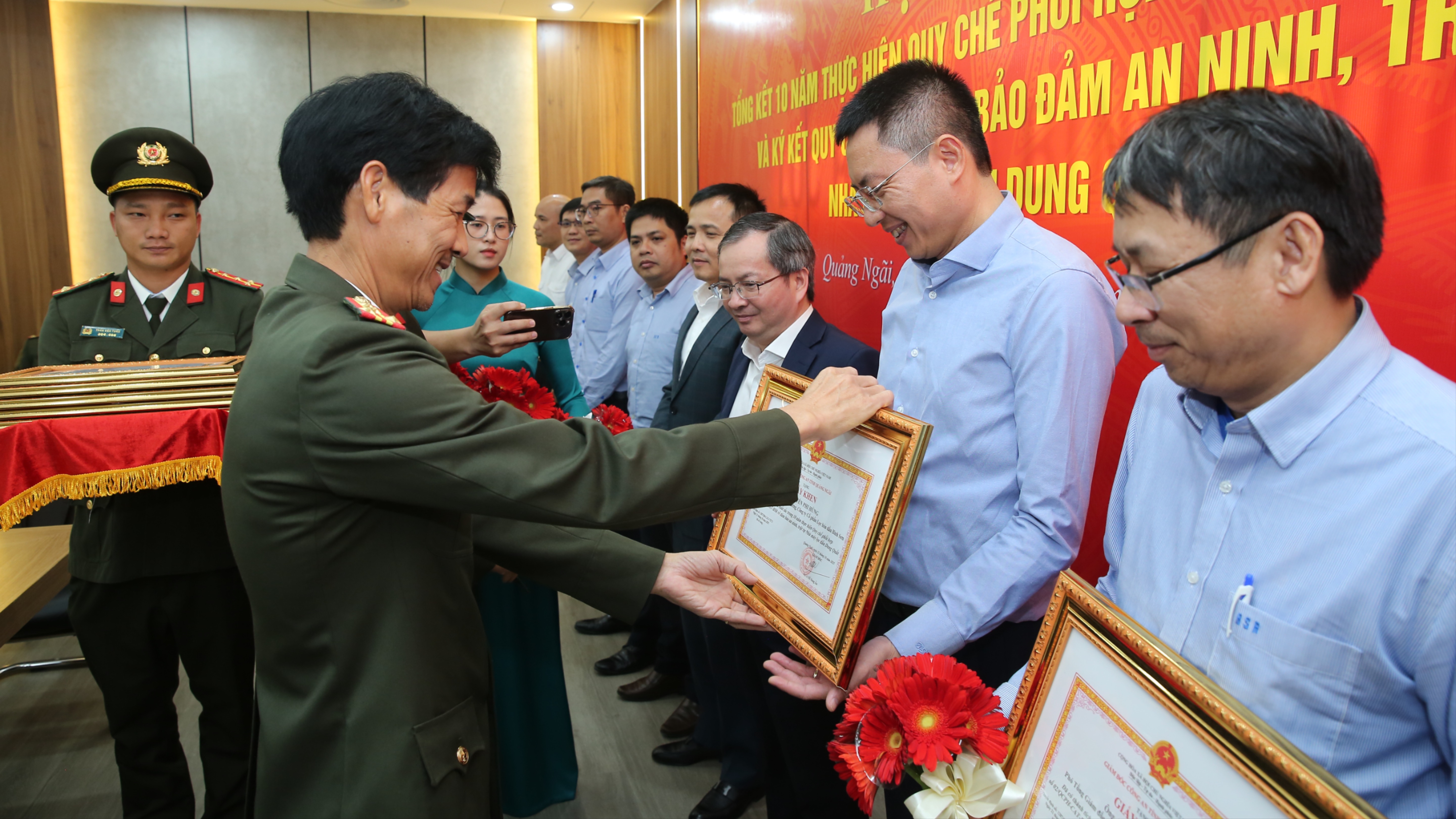 Công an tỉnh Quảng Ngãi phối hợp BSR bảo vệ tuyệt đối an toàn NMLD Dung Quất