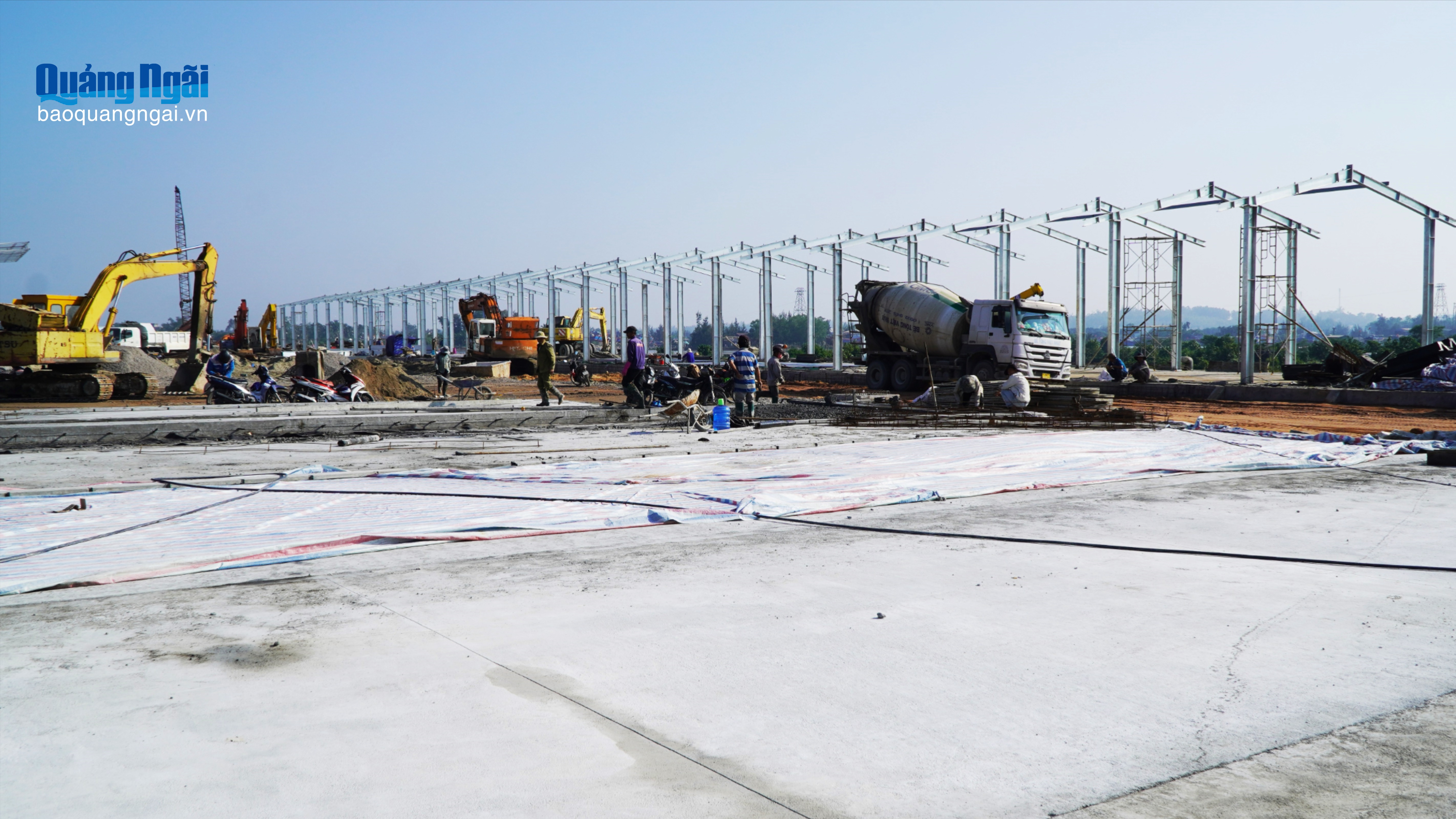 Tăng tốc thi công cảng cá Tịnh Hòa