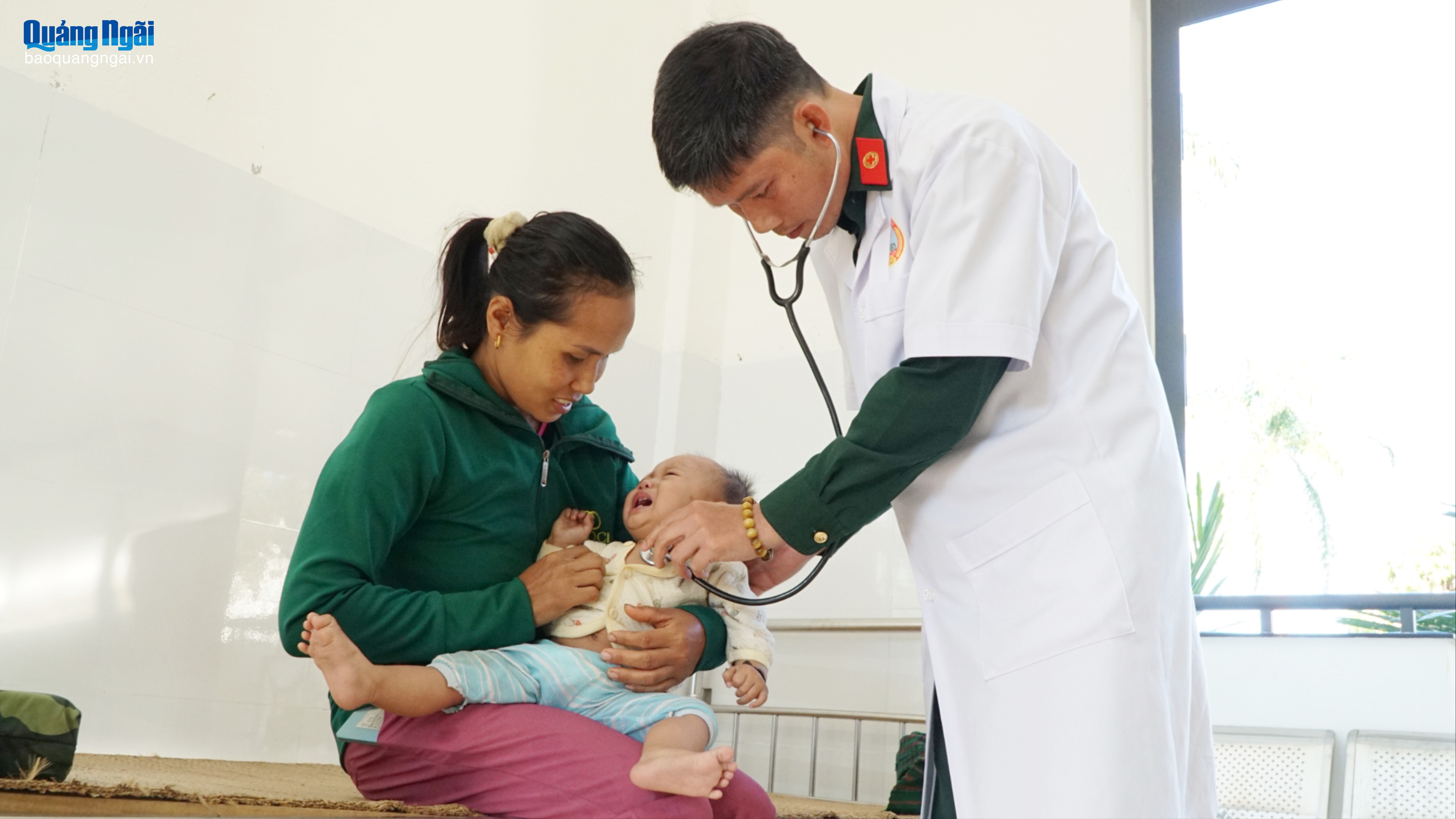 Thầm lặng chăm sóc sức khỏe người dân vùng biên