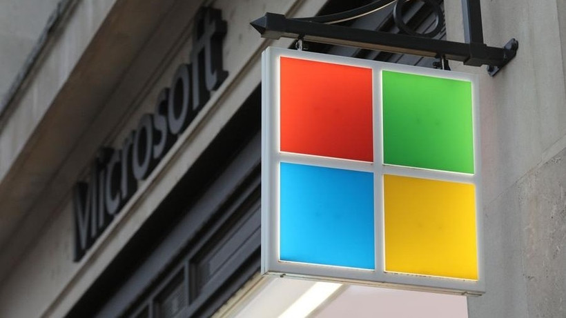 Microsoft công bố hệ thống lưu trữ dữ liệu tuổi thọ 10 nghìn năm trên thủy tinh