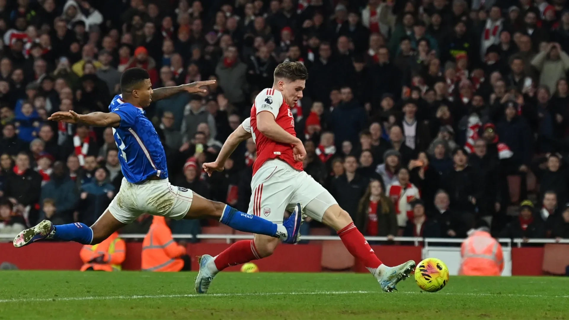 Ngoại hạng Anh 2025 - 2026: Arsenal tiếp tục kiểm soát cuộc đua vô địch