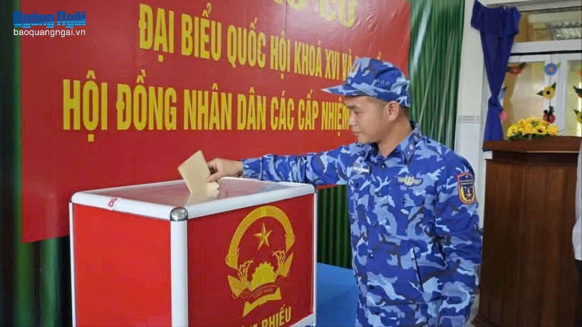 Cử tri Quảng Ngãi nô nức tham gia ngày hội lớn