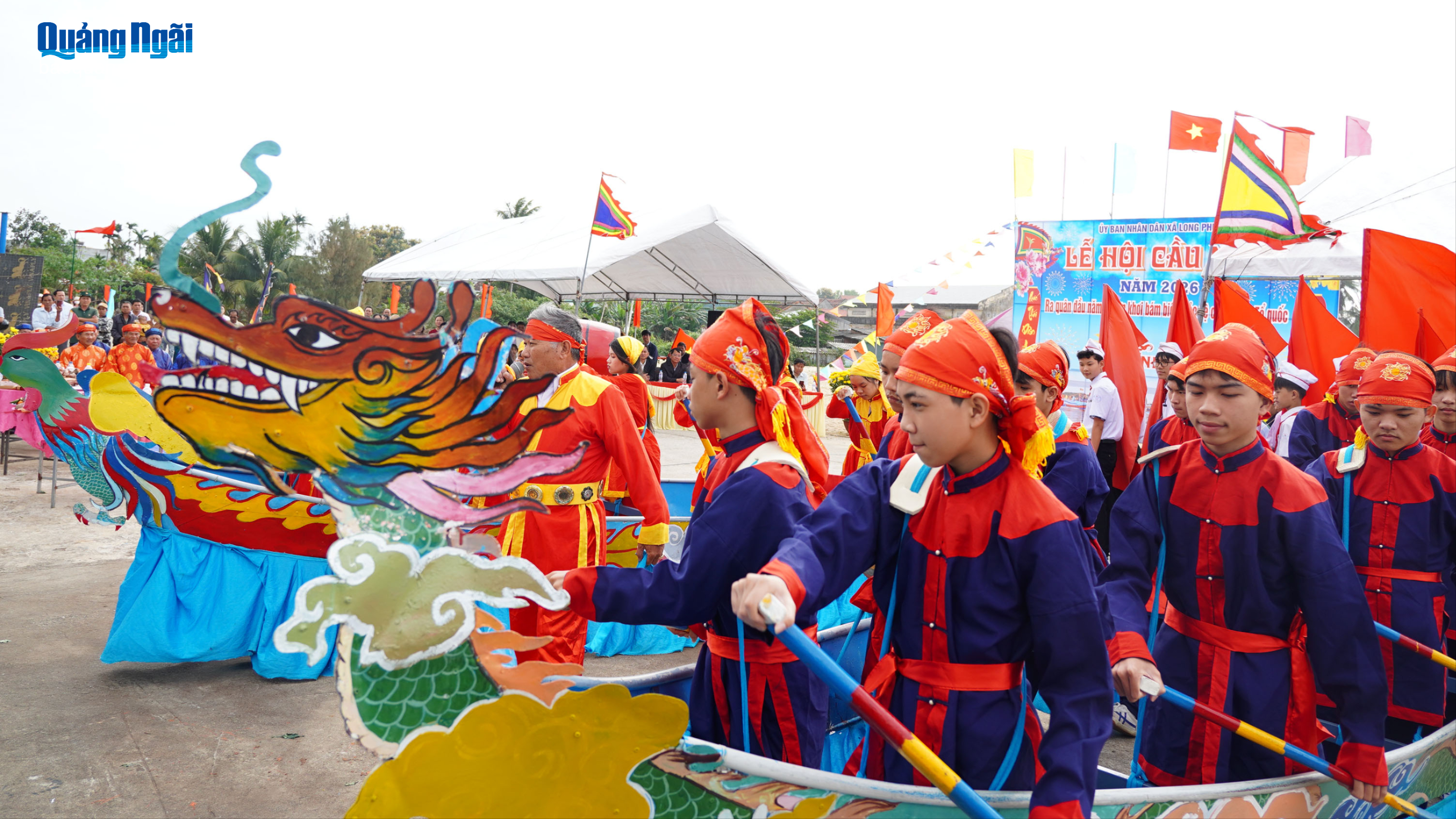 Rộn ràng không khí lễ hội cầu ngư đầu xuân