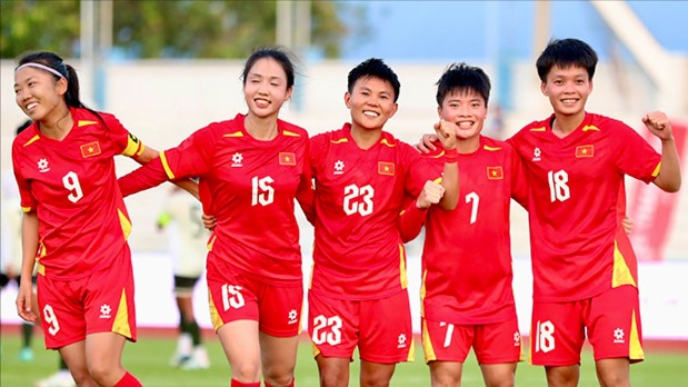 Bóng đá Việt Nam trước cú “hat-trick vàng”