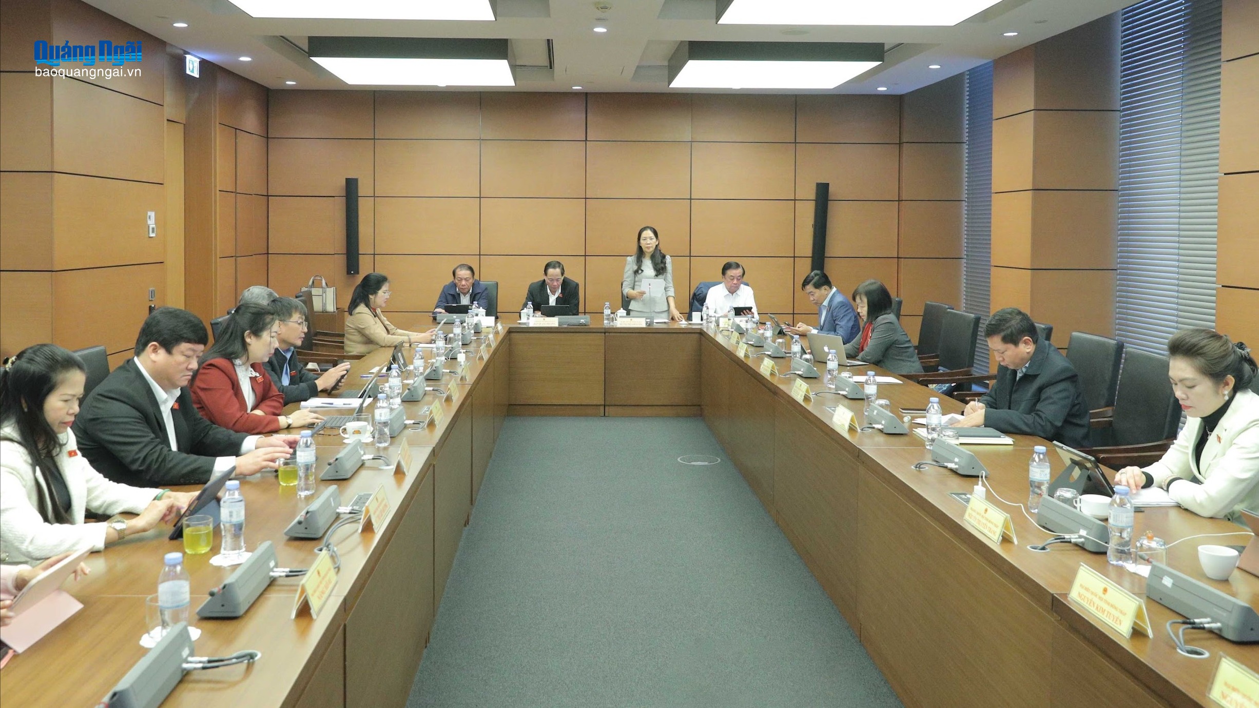 Đoàn đại biểu Quốc hội tỉnh góp ý các dự án luật