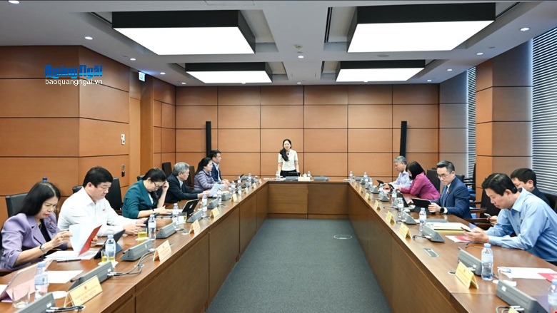 Đoàn đại biểu Quốc hội tỉnh góp ý dự án Luật Thuế thu nhập cá nhân (sửa đổi)