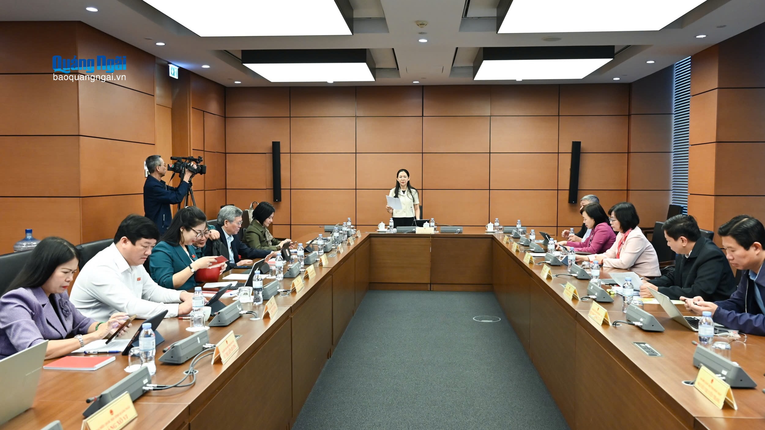 Đoàn đại biểu Quốc hội tỉnh thảo luận, góp ý các dự án luật