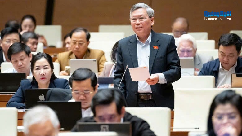 Đoàn đại biểu Quốc hội tỉnh thảo luận, góp ý dự án Luật Thi hành án hình sự (sửa đổi)