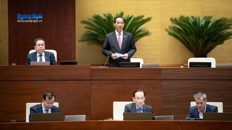 Đoàn đại biểu Quốc hội tỉnh góp ý dự thảo Nghị quyết của Quốc hội