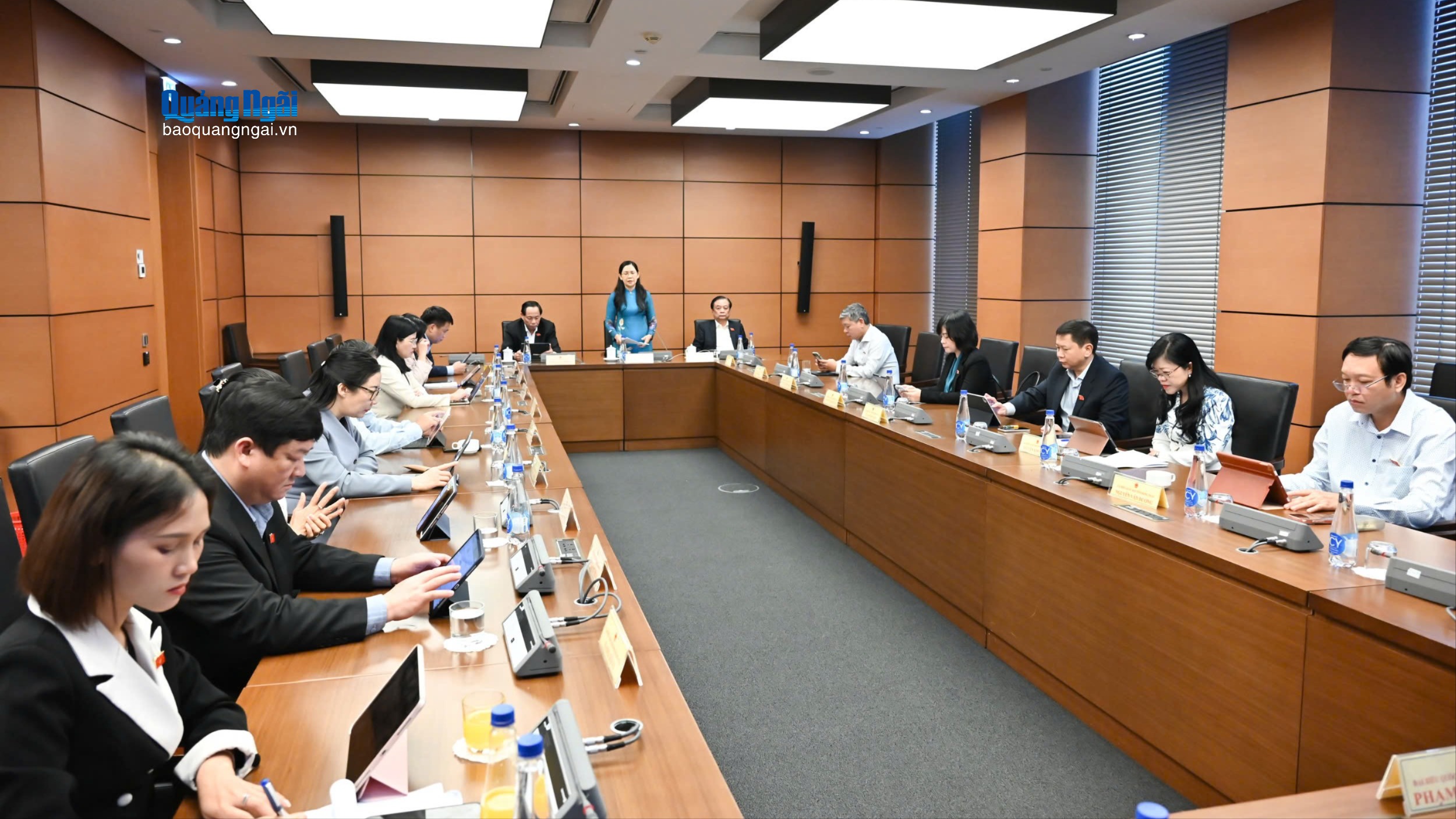 Đoàn đại biểu Quốc hội tỉnh góp ý dự thảo Nghị quyết của Quốc hội