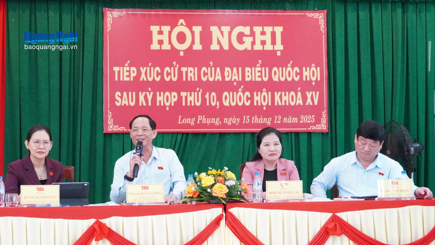 Đoàn đại biểu Quốc hội tỉnh tiếp xúc cử tri xã Long Phụng