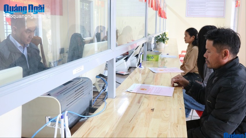 Lấy sự hài lòng của người dân làm thước đo