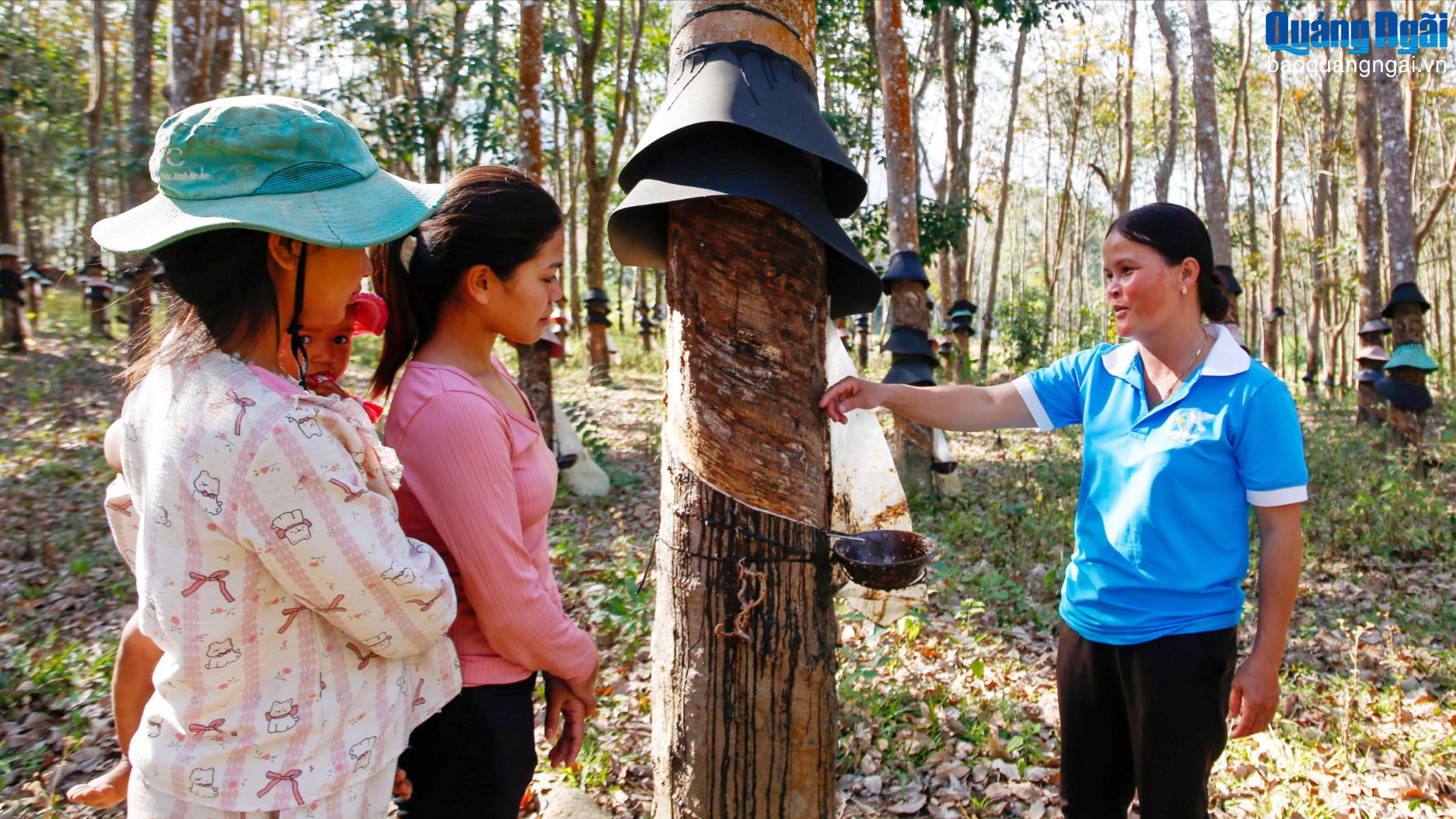 Gắn truyền thông với hỗ trợ phát triển kinh tế