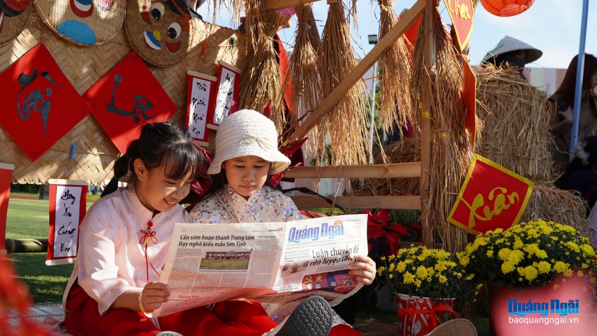 Học sinh rộn ràng khám phá hương vị Tết xưa