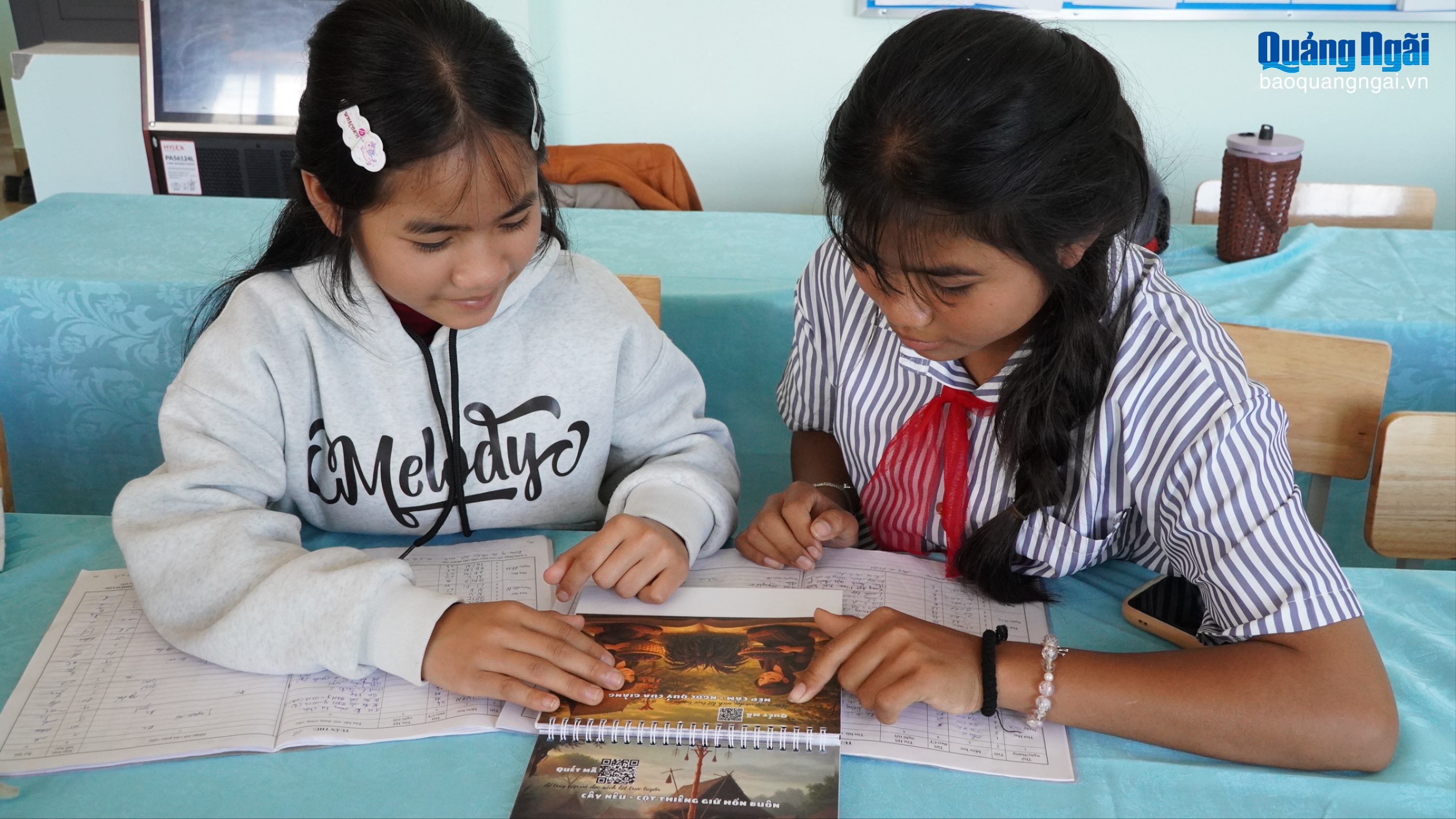 Quét mã QR, nghe già làng kể chuyện