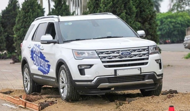 Hơn 4.000 xe Ford Explorer bị triệu hồi do lỗi trụ A