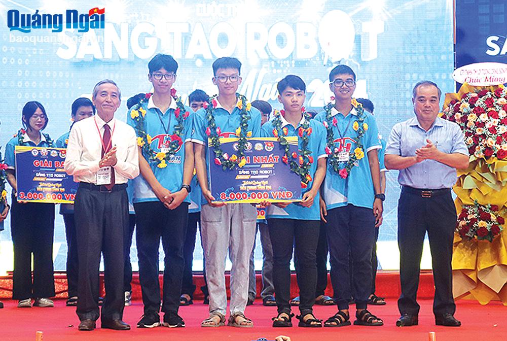 Phát triển, trọng dụng nhân lực chất lượng cao