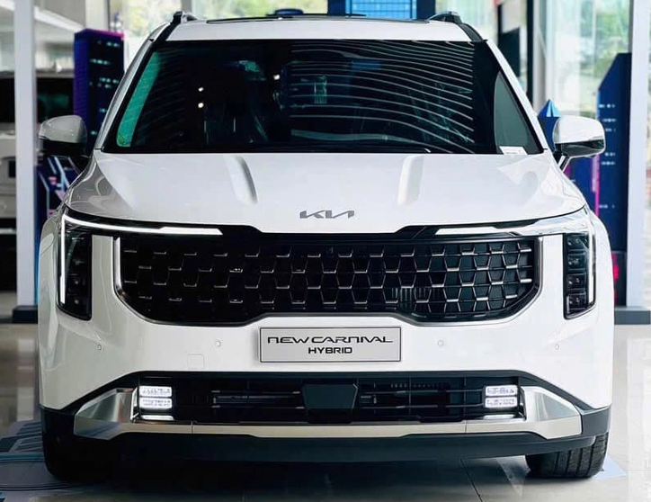 Loạt xe mới ra mắt Việt Nam đã giảm giá tới hàng chục triệu đồng