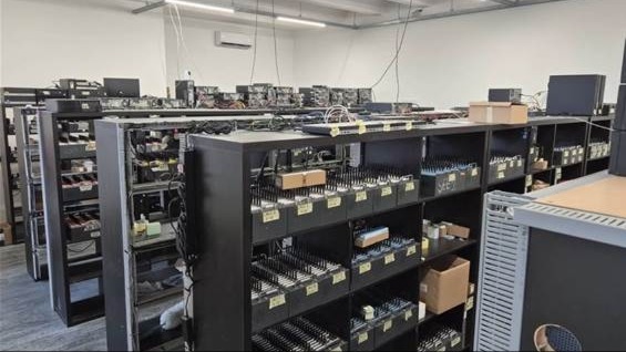 Châu Âu triệt phá mạng lưới tội phạm mạng với gần 50 triệu tài khoản giả mạo