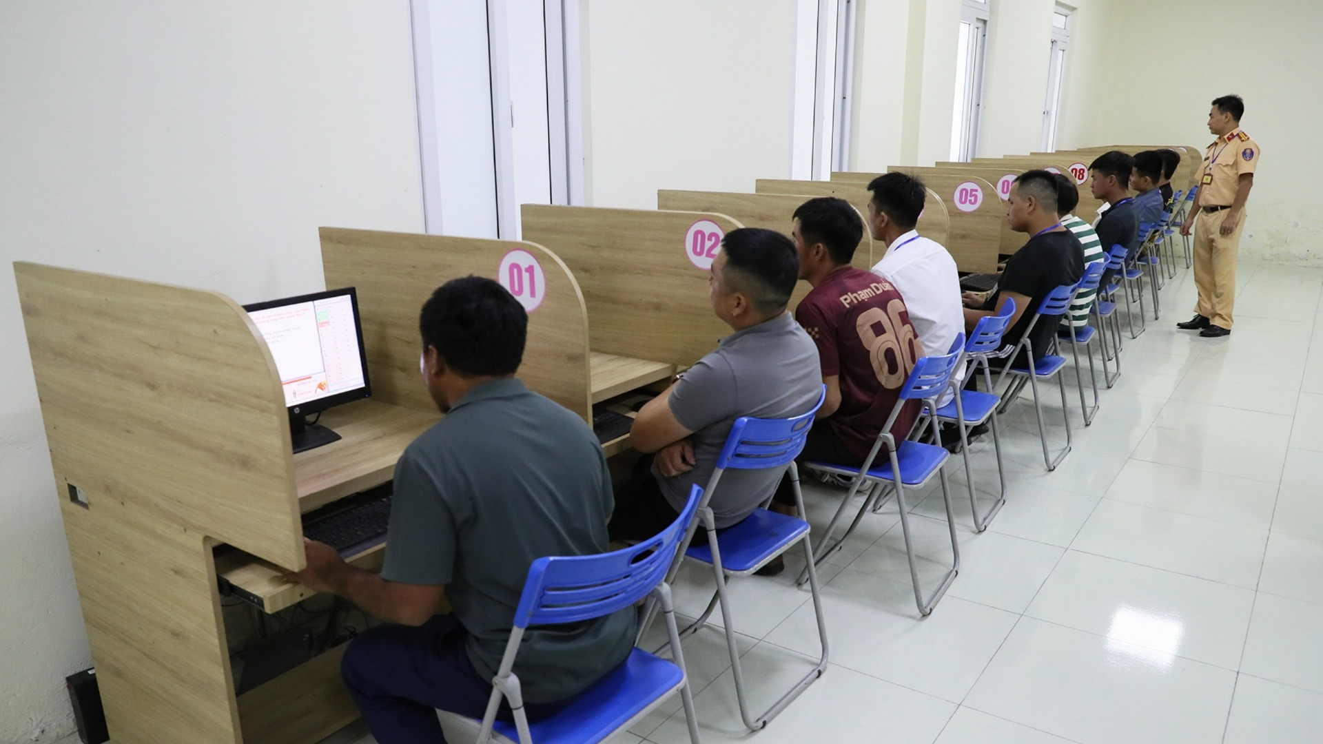 Bộ Công an đề xuất bỏ bài thi mô phỏng trong sát hạch giấy phép lái xe