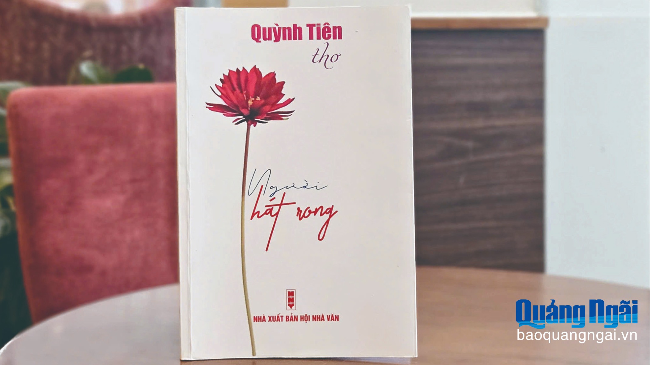 Hát rong cùng nữ thi sĩ tuổi 72