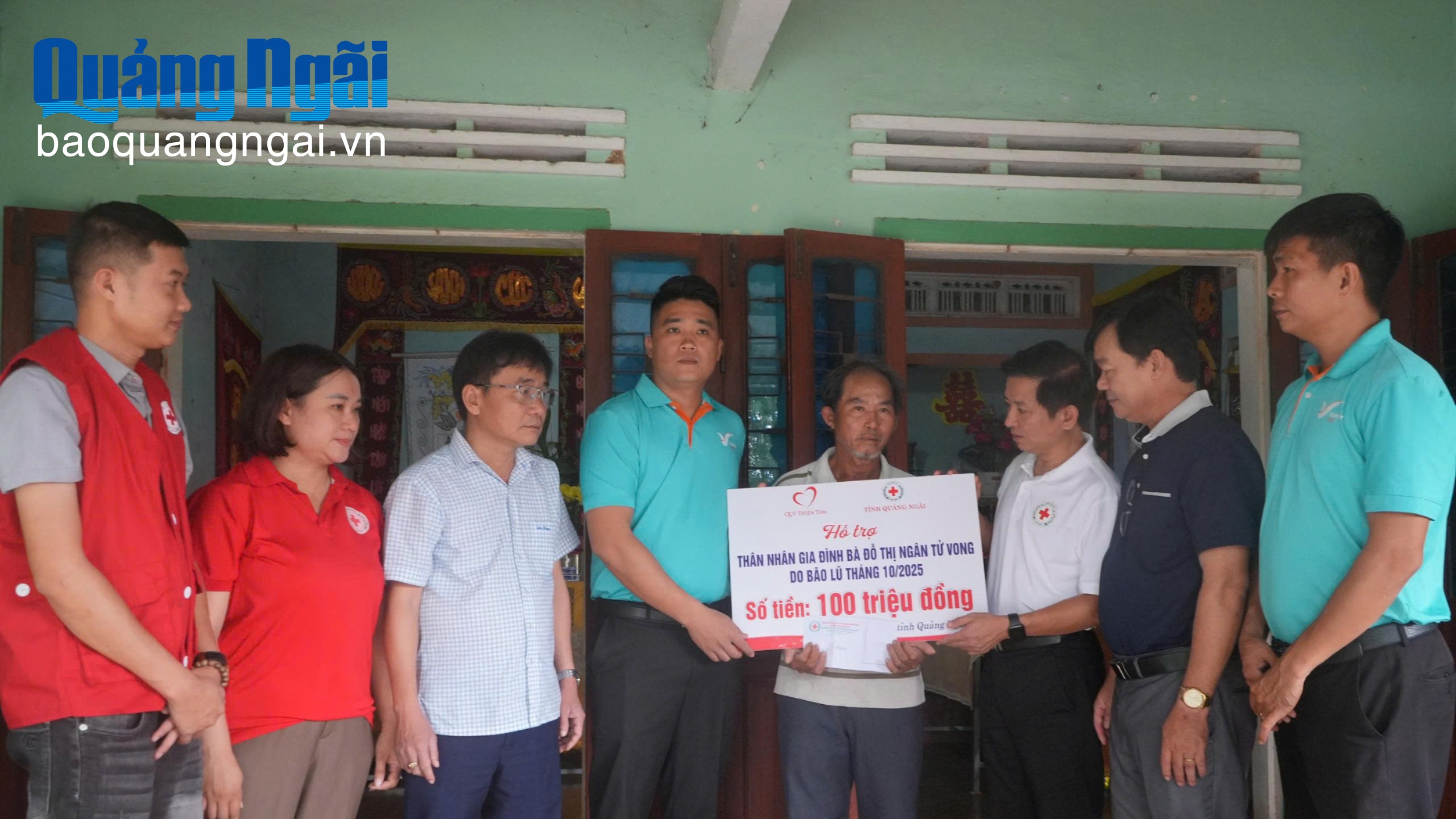 Trao hỗ trợ cho gia đình nạn nhân tử vong do mưa lũ