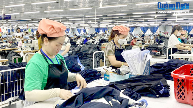 Giảm “gánh nặng” thuế cho người dân