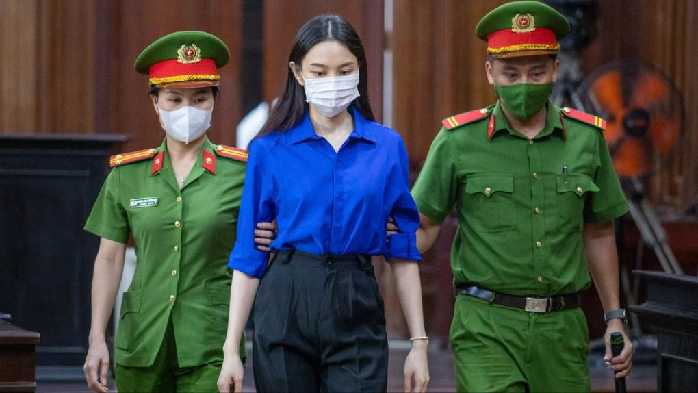 Hoa hậu Thùy Tiên chấp nhận mức án 2 năm tù