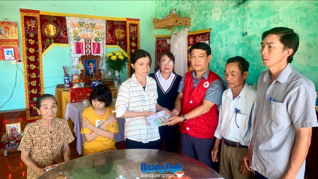 Tập đoàn Vàng bạc đá quý DOJI hỗ trợ 20 triệu đồng cho gia đình chị Lê Thị Thiện