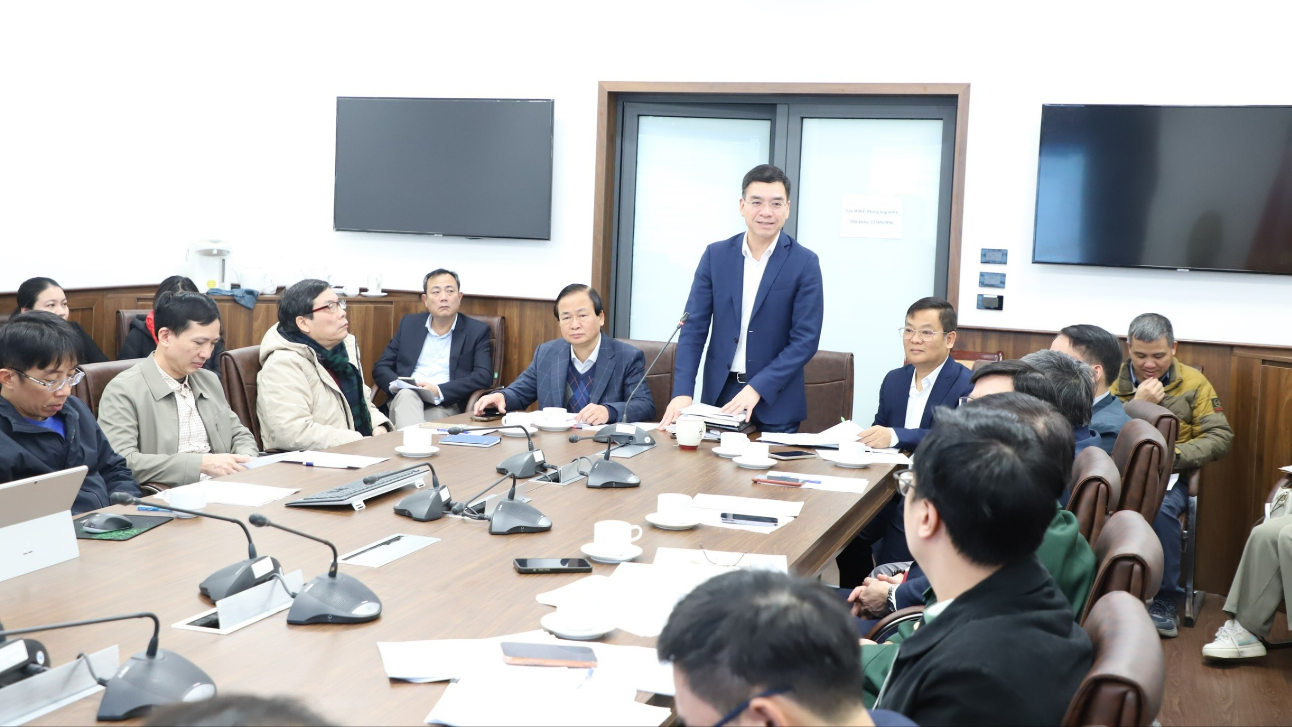 Hơn 40 chuyên gia đầu ngành họp thẩm định công tác y tế phục vụ Đại hội Đảng