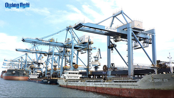 Phát triển cảng Dung Quất xứng tầm