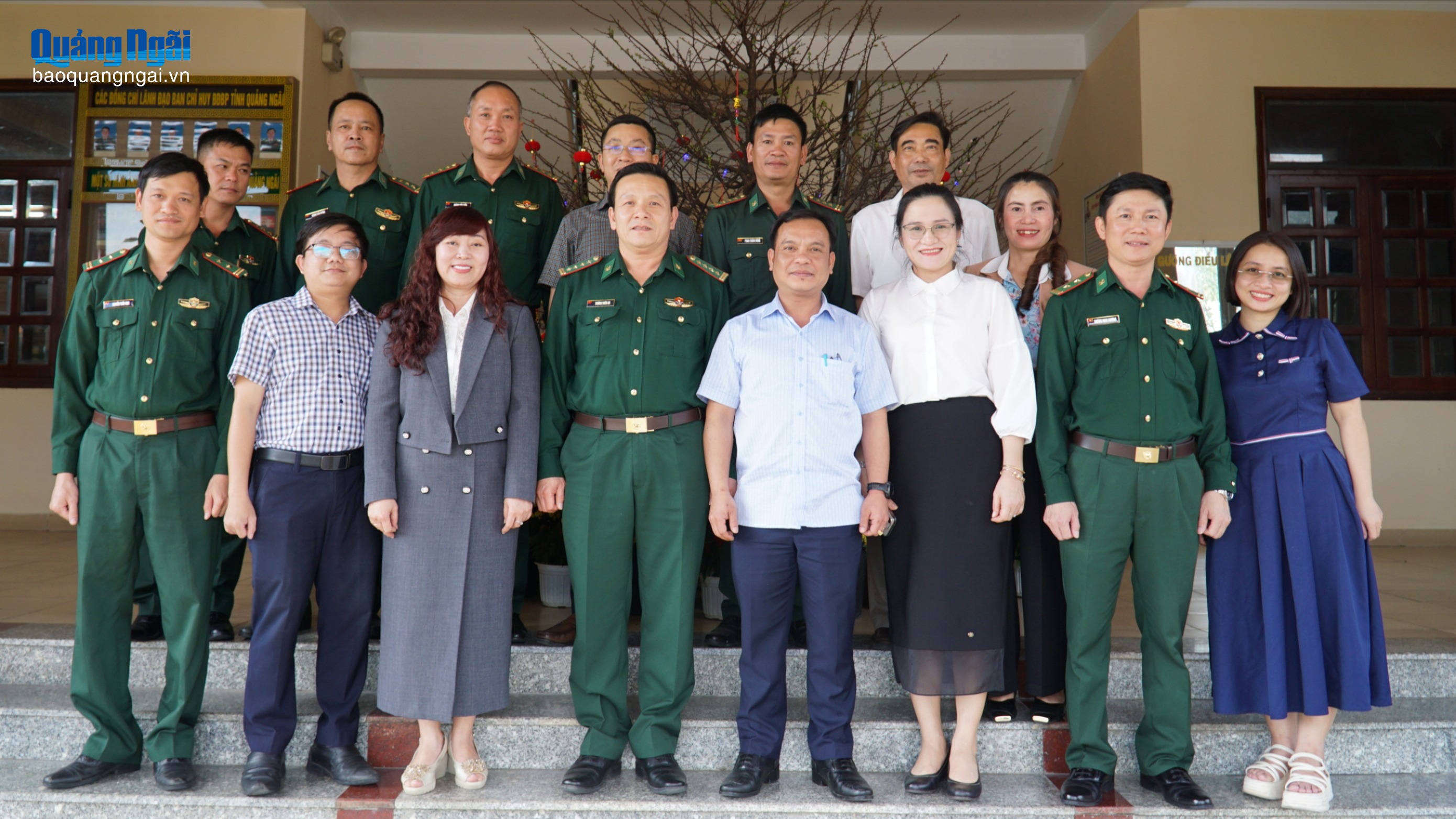 Đồng chí U Huấn thăm, chúc Tết Bộ đội Biên phòng tỉnh và các gia đình có công cách mạng