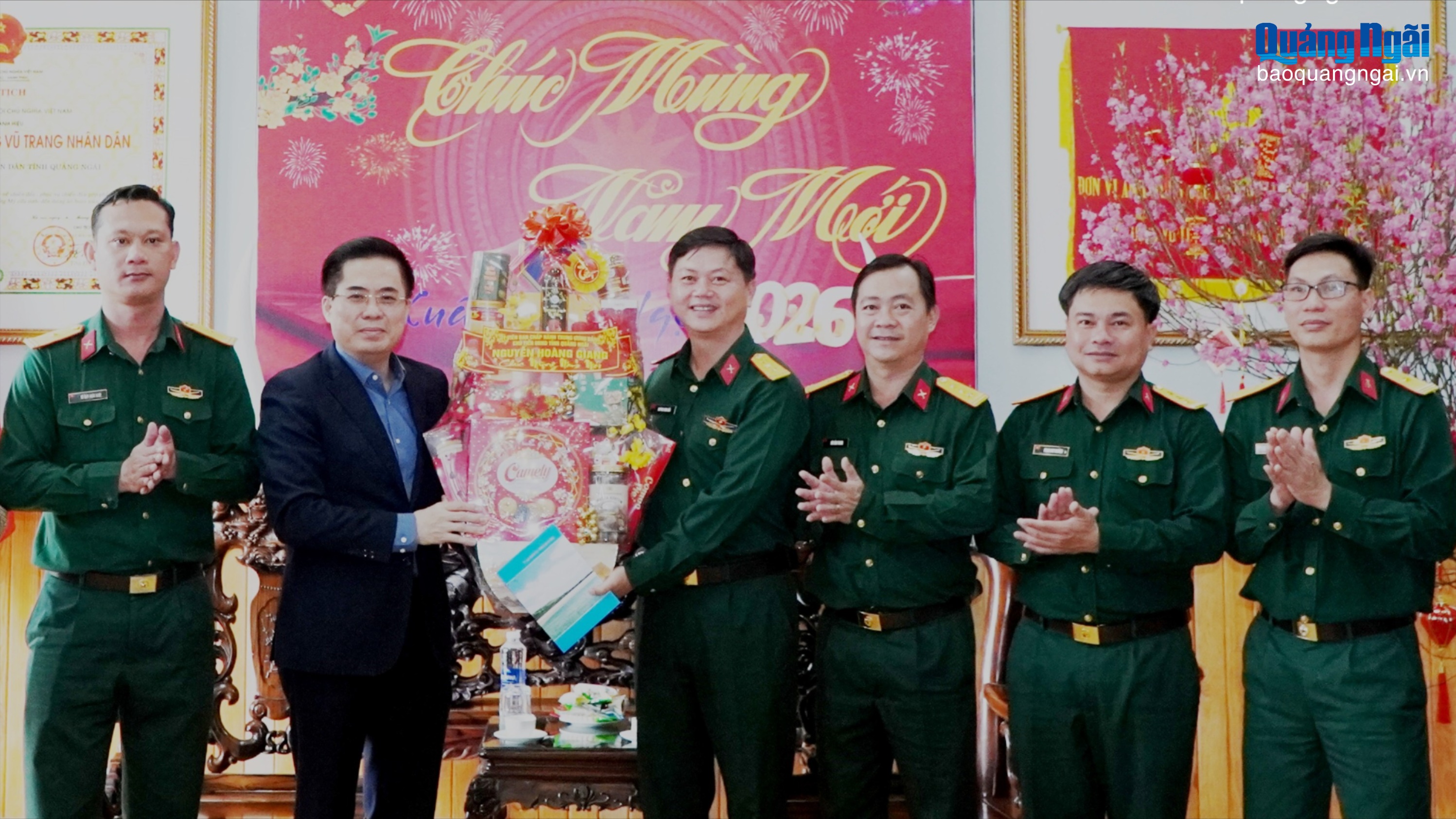 Chủ tịch UBND tỉnh Nguyễn Hoàng Giang thăm, chúc Tết lực lượng vũ trang tỉnh
