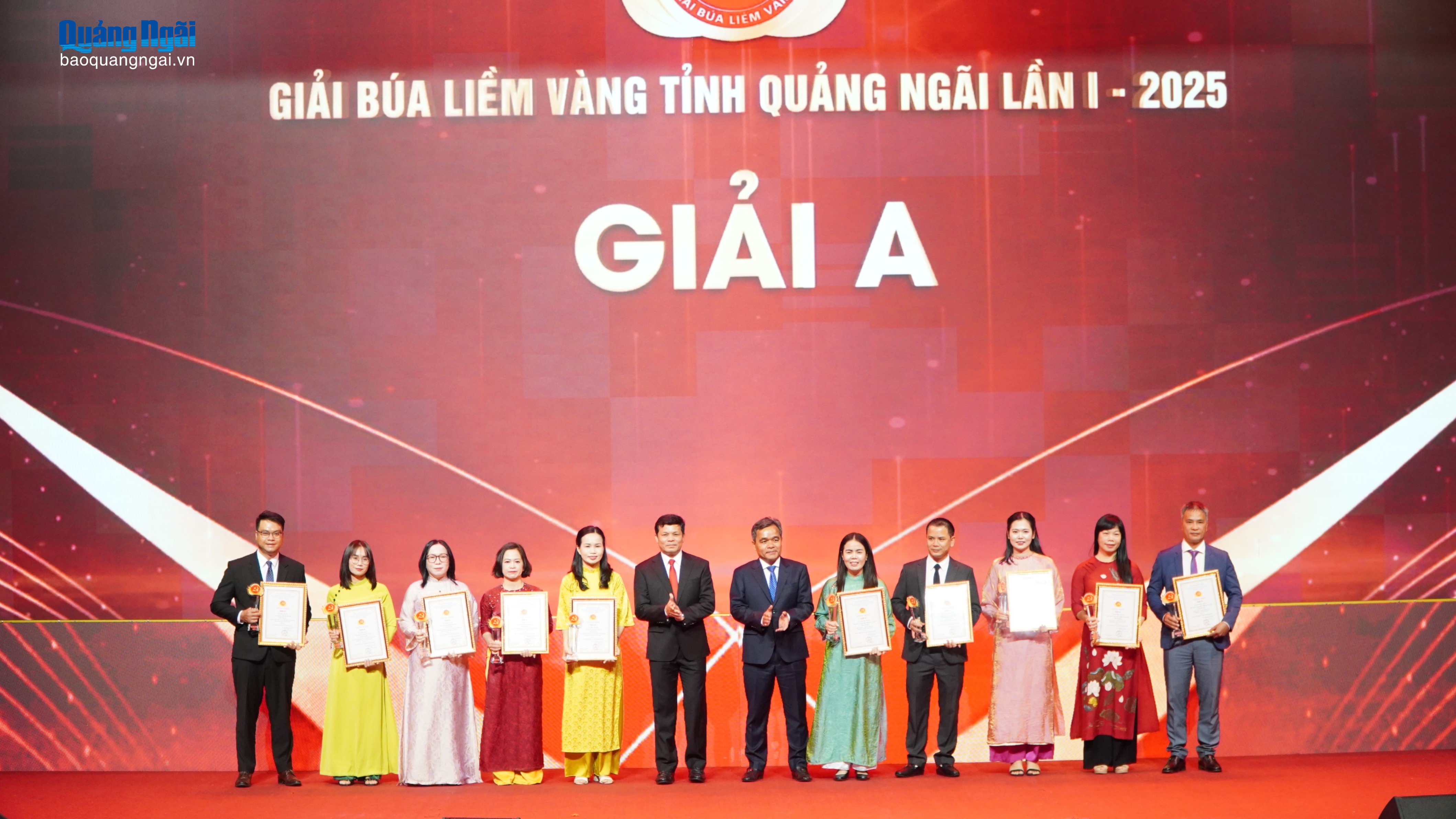 Trao 41 Giải Báo chí về xây dựng Đảng tỉnh Quảng Ngãi lần thứ I