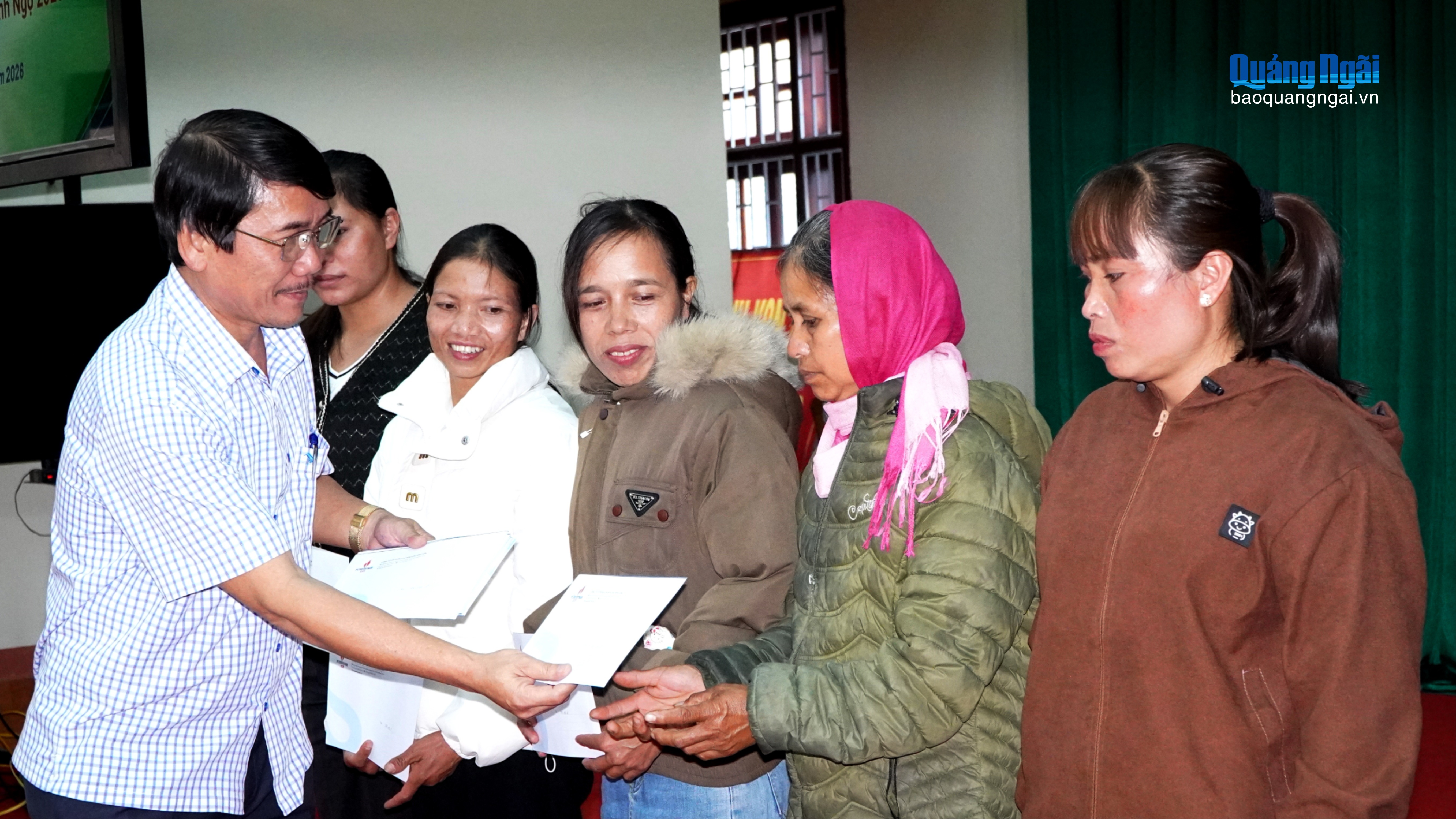 Người dân Tu Mơ Rông vui 