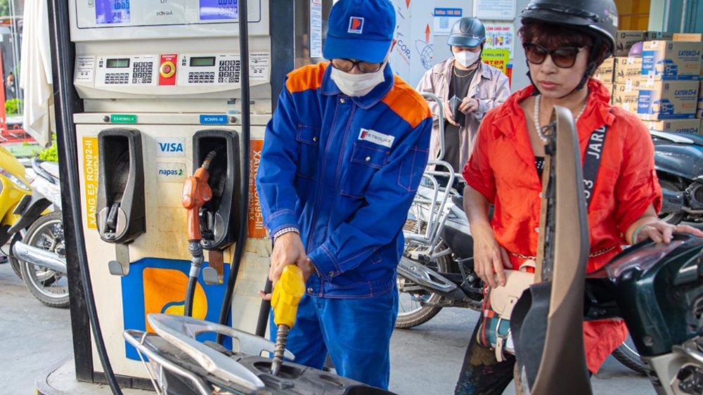 Thủ tướng ban hành Công điện về tăng cường giải pháp bảo đảm cung ứng xăng dầu