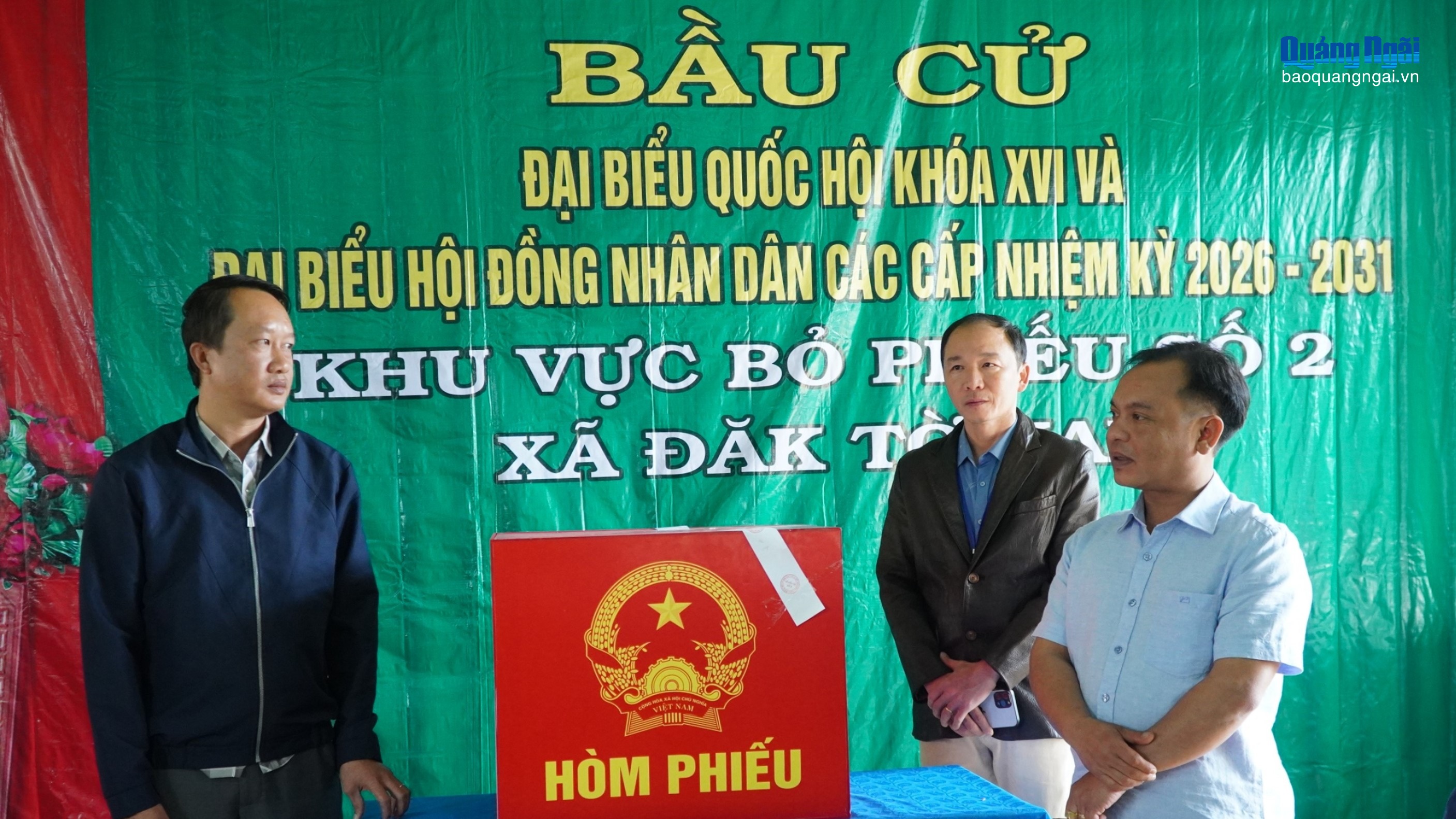 Thường trực Tỉnh ủy kiểm tra công tác bầu cử tại các địa phương phía tây tỉnh