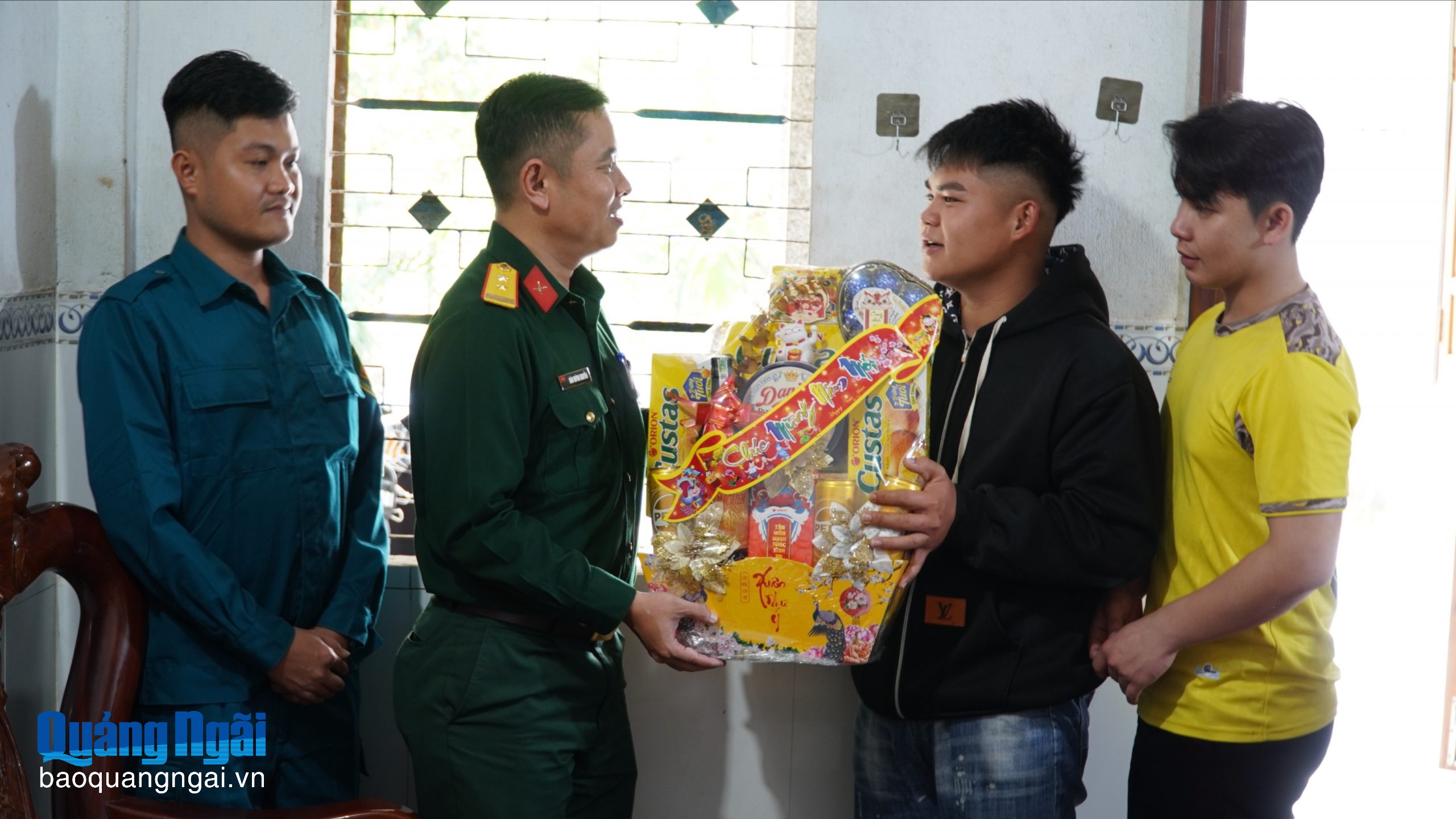 Vững tin lên đường tòng quân