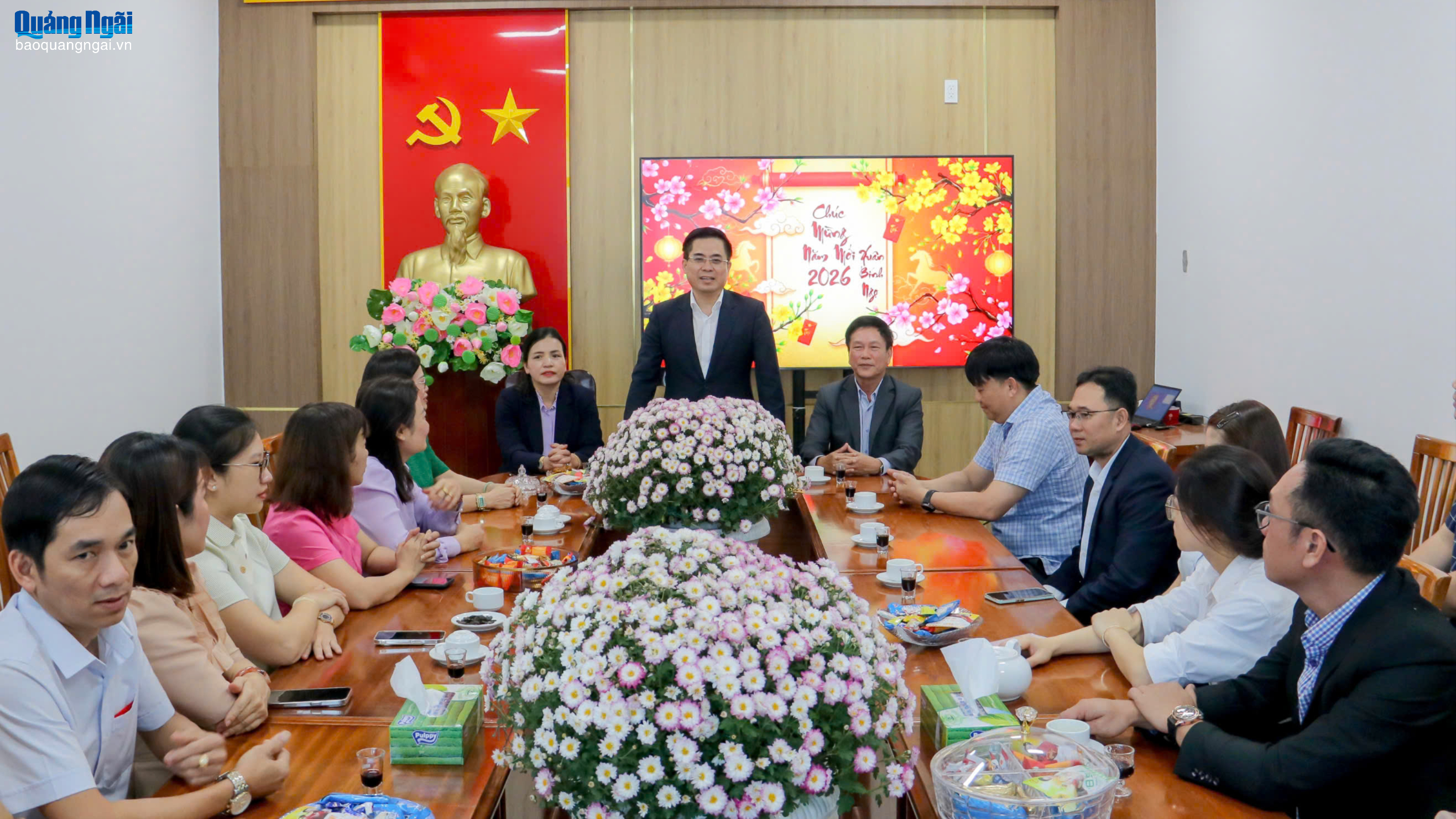 Chủ tịch UBND tỉnh Nguyễn Hoàng Giang thăm, chúc Tết Đảng ủy UBND tỉnh