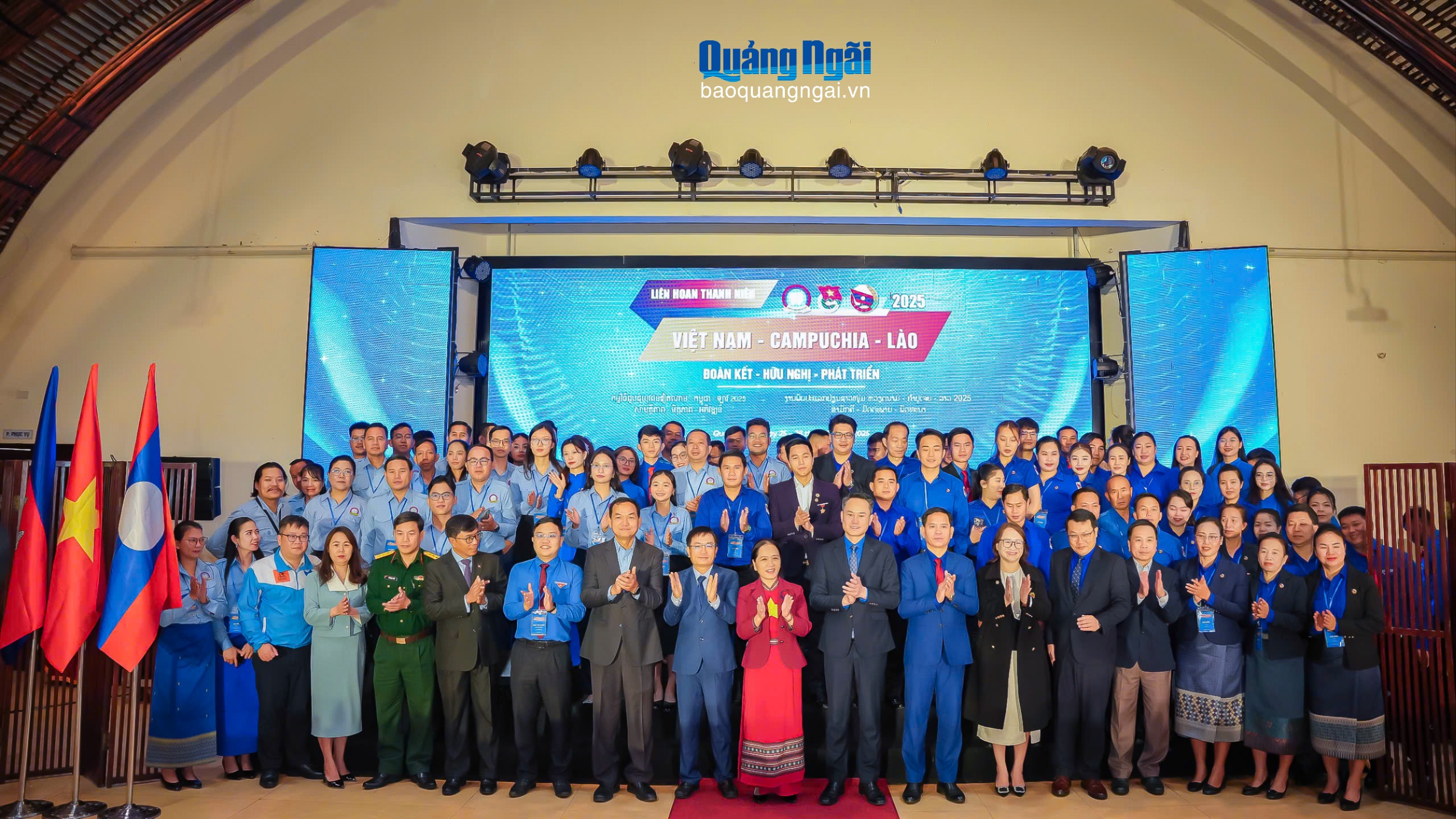 Thắm tình đoàn kết ba nước Đông Dương