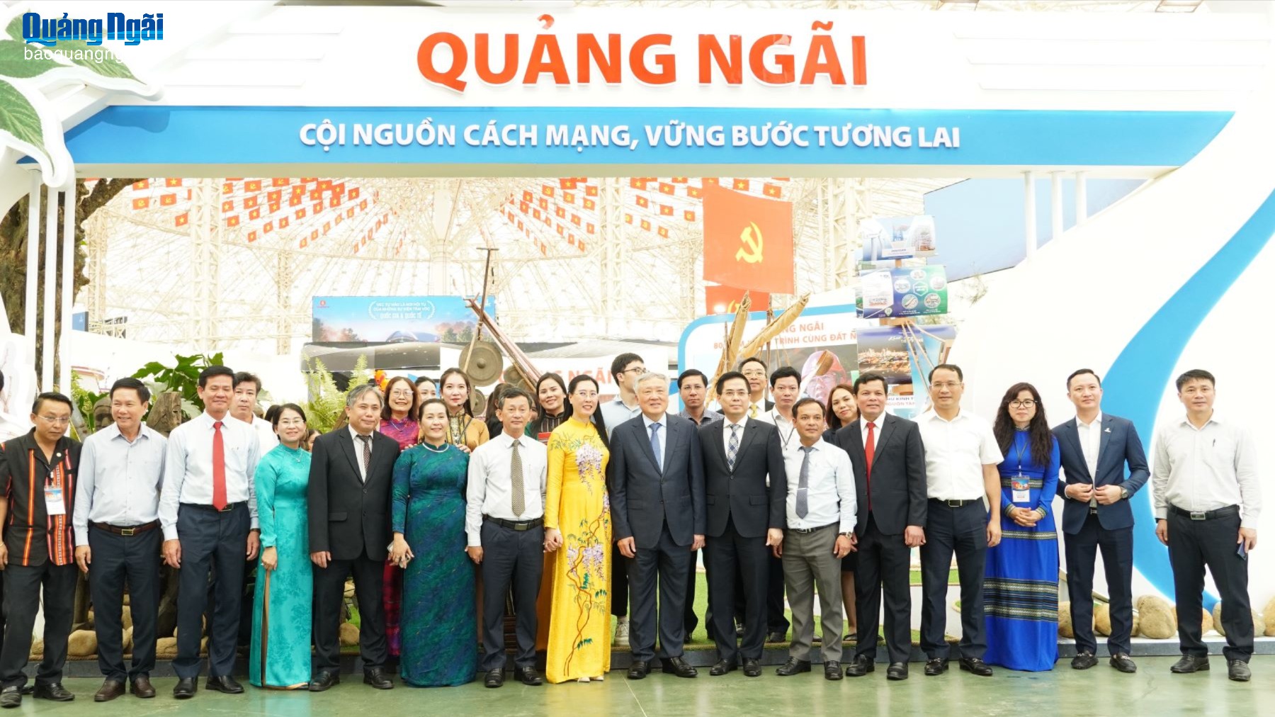 Khai trương Khu trưng bày “Quảng Ngãi - Cội nguồn cách mạng, vững bước tương lai”