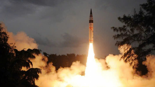 Ấn Độ thử thành công tên lửa đạn đạo có khả năng mang đầu đạn hạt nhân Agni-5