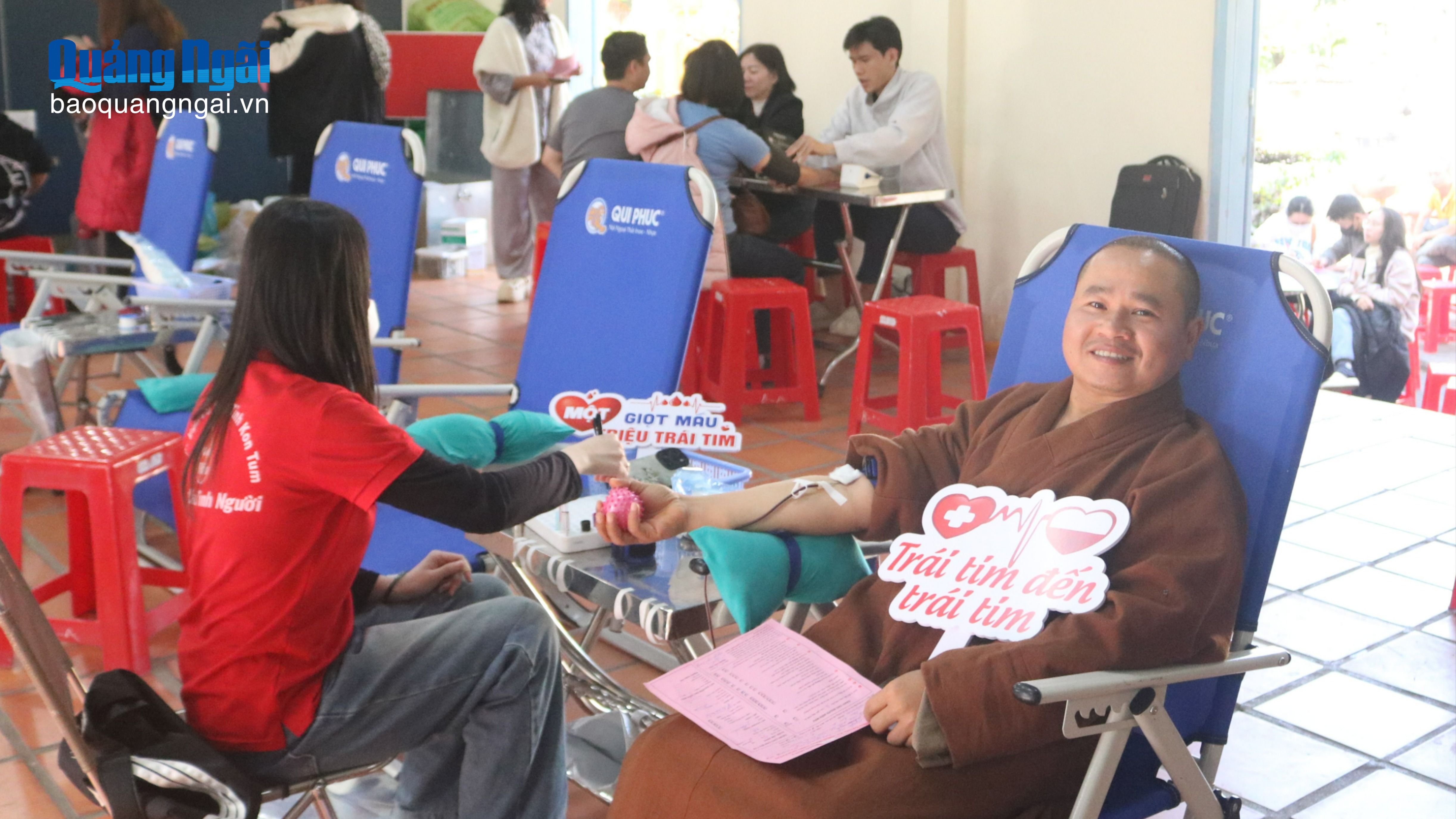 Tăng ni, phật tử hiến máu tình nguyện