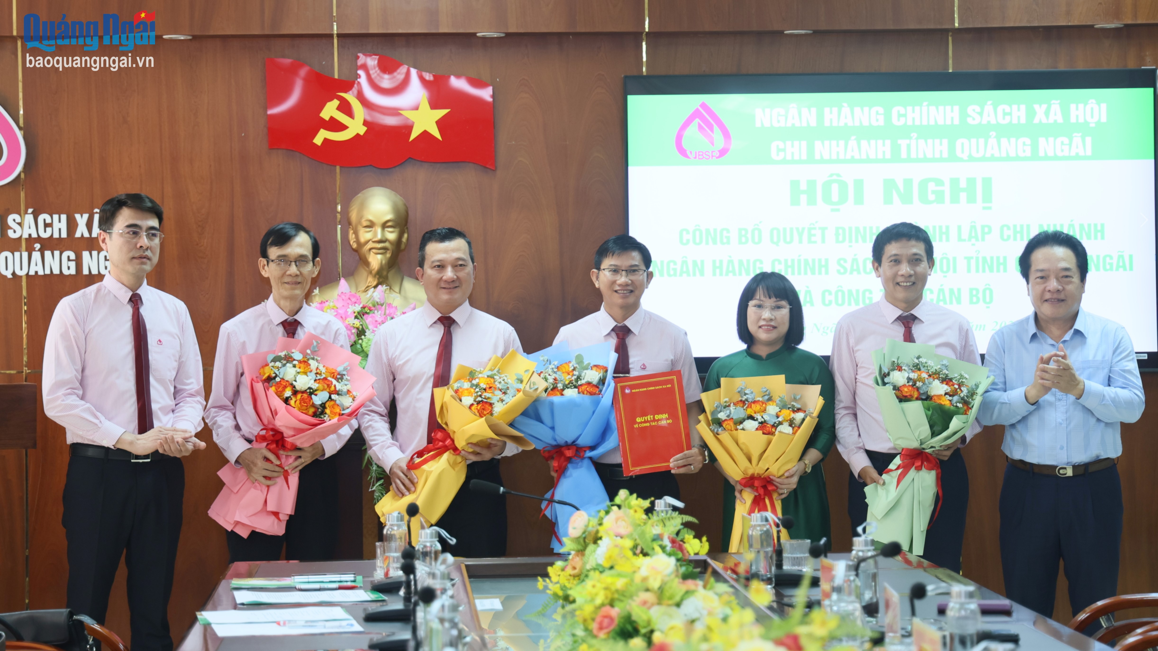 Công bố quyết định thành lập Chi nhánh Ngân hàng Chính sách xã hội tỉnh Quảng Ngãi