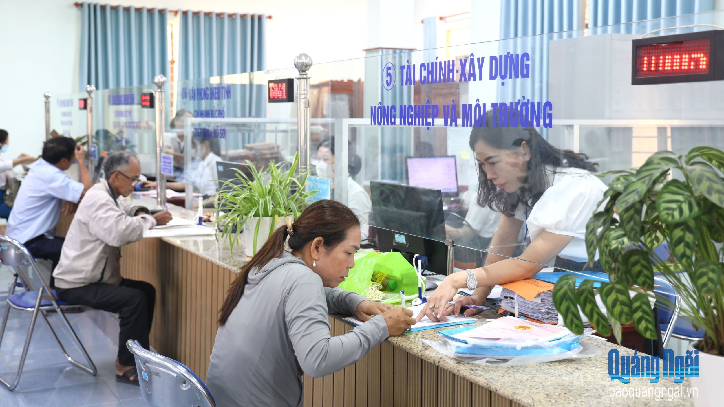 Lan tỏa tinh thần “Phục vụ - Cải cách - Đồng hành” trong bộ máy hành chính mới