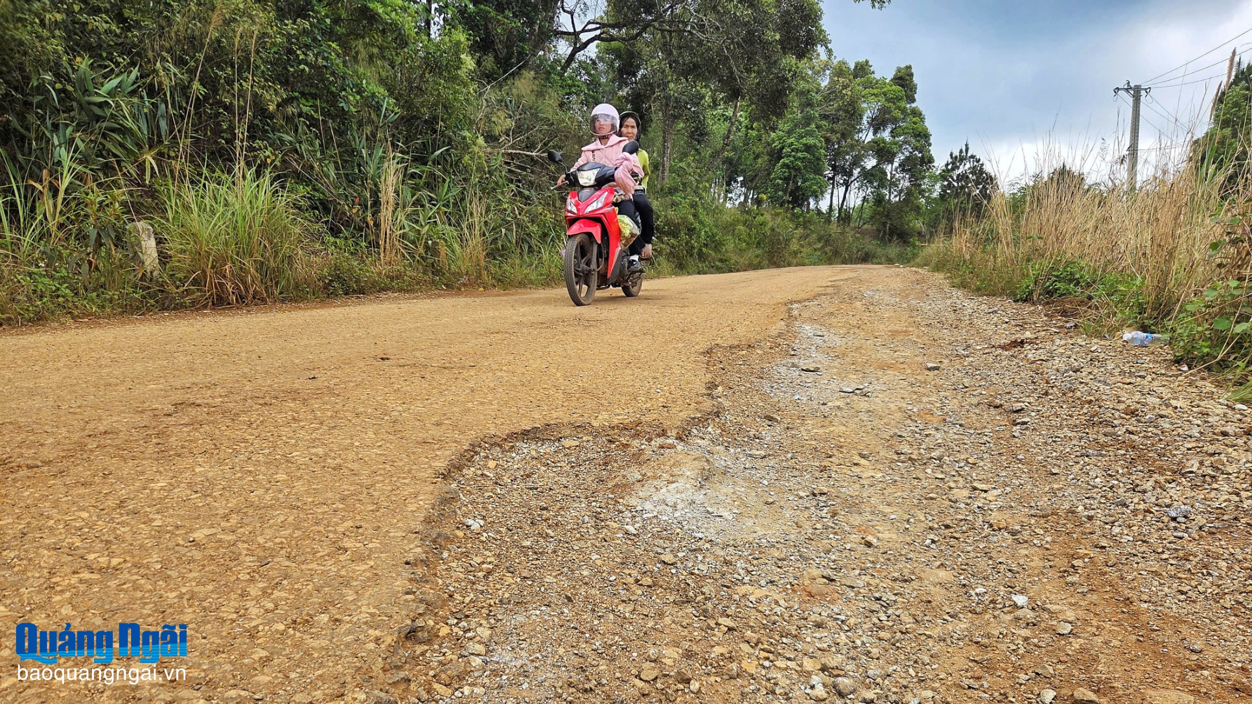 Cần sớm đầu tư sửa chữa tuyến đường ĐH34